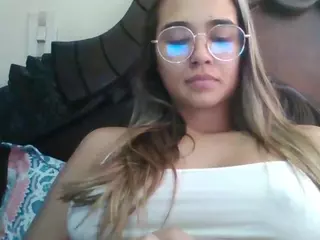 Trianabell's Live Sex Cam Show