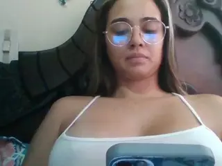 Trianabell's Live Sex Cam Show