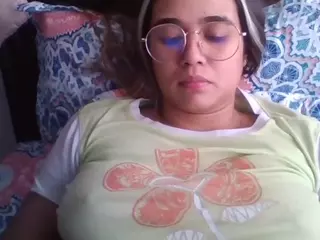 Trianabell's Live Sex Cam Show