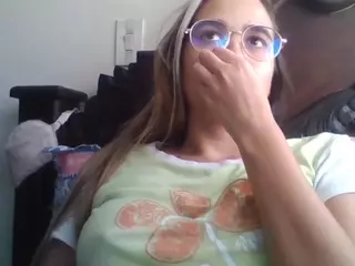 Trianabell's Live Sex Cam Show