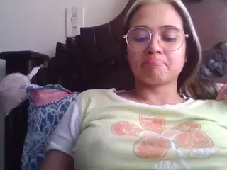 Trianabell's Live Sex Cam Show