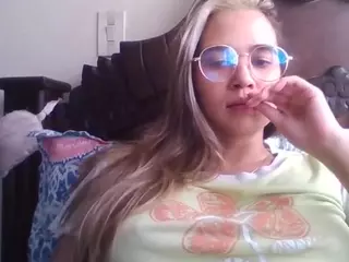 Trianabell's Live Sex Cam Show