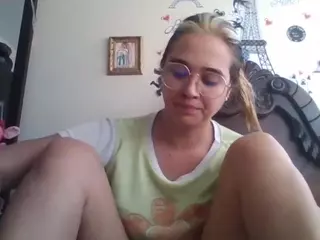 Trianabell's Live Sex Cam Show
