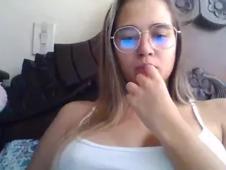 Trianabell's Live Sex Cam Show