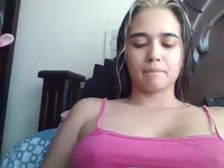 Trianabell's Live Sex Cam Show