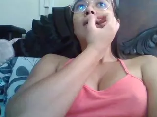Trianabell's Live Sex Cam Show