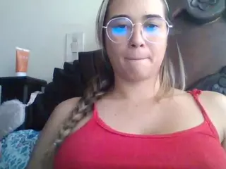 Trianabell's Live Sex Cam Show