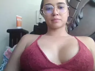 Trianabell's Live Sex Cam Show