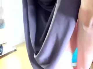 AlisaRedheir's Live Sex Cam Show