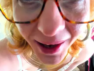 AlisaRedheir's Live Sex Cam Show