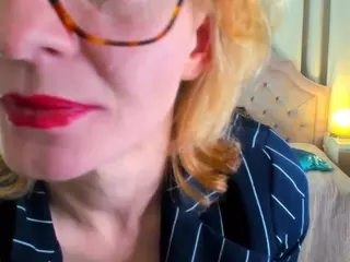 AlisaRedheir's Live Sex Cam Show