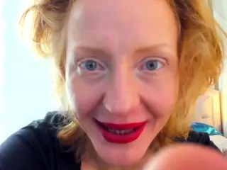 AlisaRedheir's Live Sex Cam Show