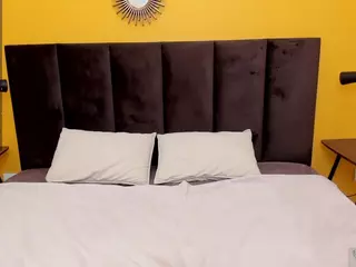 Emmaadorablle's Live Sex Cam Show