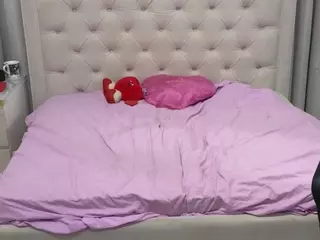 SquirtyAngela's Live Sex Cam Show