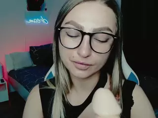 Amelia-Six's Live Sex Cam Show