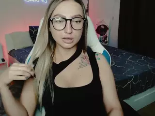 Amelia-Six's Live Sex Cam Show