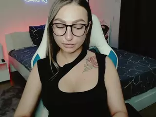 Amelia-Six's Live Sex Cam Show