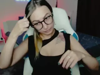 Amelia-Six's Live Sex Cam Show