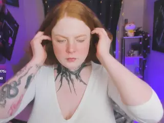 CassieRedKiss's Live Sex Cam Show