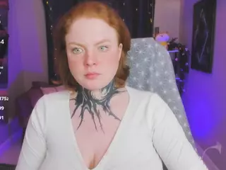 CassieRedKiss's Live Sex Cam Show
