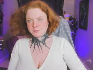 CassieRedKiss's Live Sex Cam Show