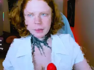 CassieRedKiss's Live Sex Cam Show