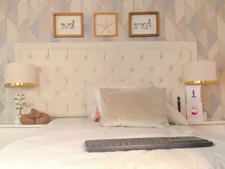 pushaina-03's Live Sex Cam Show