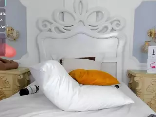 pushaina-03's Live Sex Cam Show