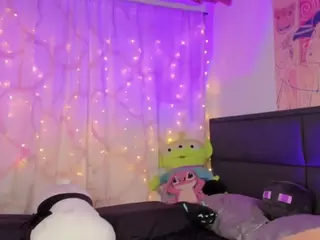 NanaLeon's Live Sex Cam Show