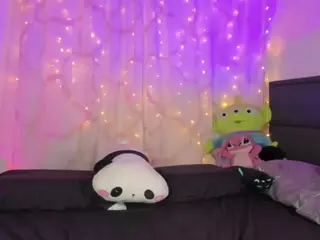 NanaLeon's Live Sex Cam Show