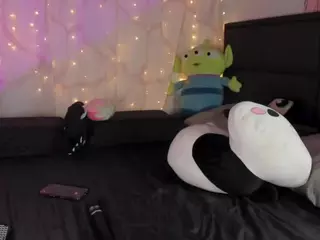 NanaLeon's Live Sex Cam Show