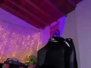 NanaLeon's Live Sex Cam Show
