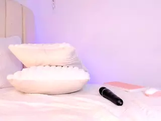 Pamela-White's Live Sex Cam Show