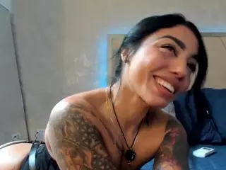 VIcky's Live Sex Cam Show