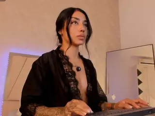 VIcky's Live Sex Cam Show