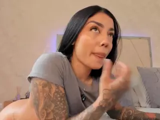 VIcky's Live Sex Cam Show