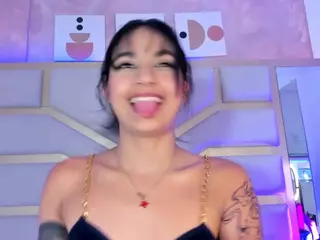 Nicolle's Live Sex Cam Show
