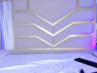 Nicolle's Live Sex Cam Show