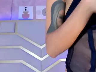 Nicolle's Live Sex Cam Show