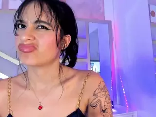 Nicolle's Live Sex Cam Show