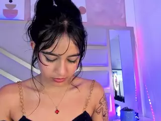 Nicolle's Live Sex Cam Show