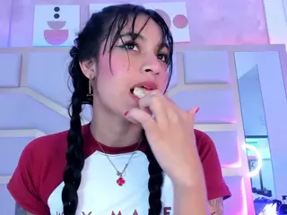 Nicolle's Live Sex Cam Show