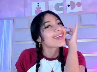 Nicolle's Live Sex Cam Show