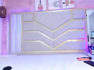 Nicolle's Live Sex Cam Show