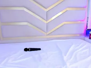 Nicolle's Live Sex Cam Show