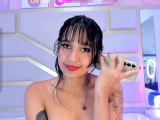 Nicolle's Live Sex Cam Show