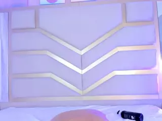 Nicolle's Live Sex Cam Show