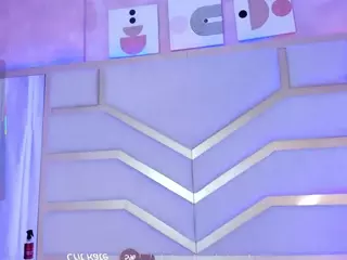 Nicolle's Live Sex Cam Show