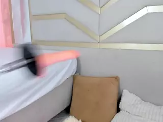 Nicolle's Live Sex Cam Show