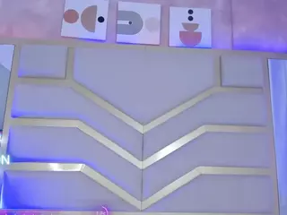 Nicolle's Live Sex Cam Show